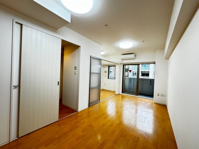 セレニテ本町グランデの居間写真
