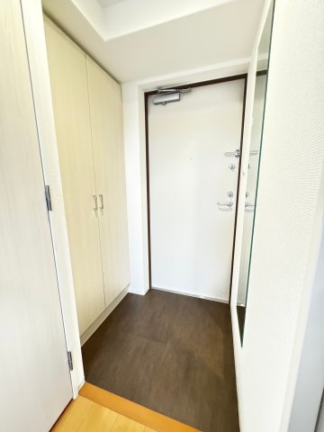 セレニテ本町グランデの玄関写真