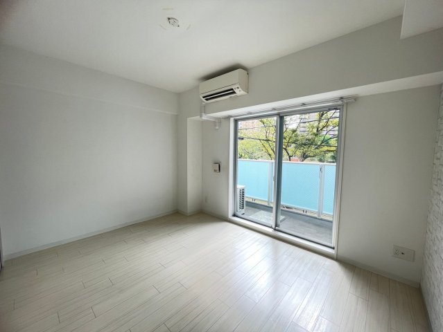 ミラージュパレス北梅田の居間写真