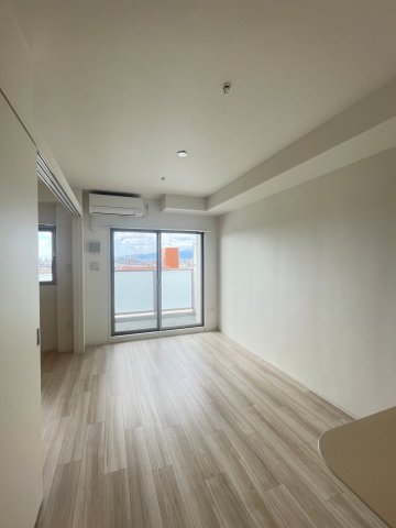 セレニテ東三国ミラクの居間写真
