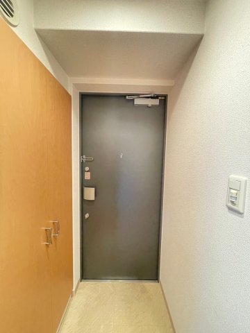 エステムコート新大阪VIエキスプレイスの玄関写真