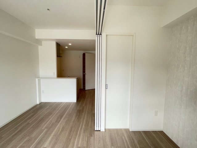 セレニテ新大阪ミラク弐番館の居間写真