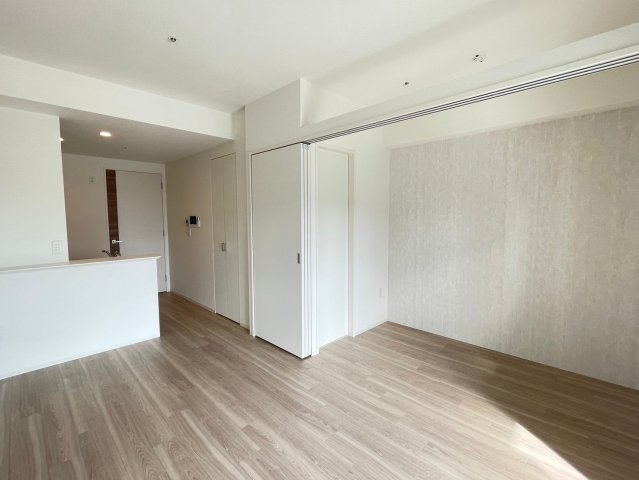 セレニテ新大阪ミラク弐番館の居間写真