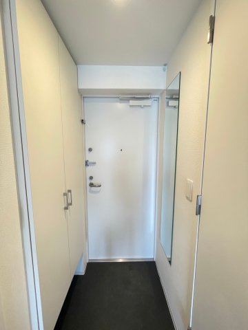 セレニテ新大阪ミラク弐番館の玄関写真