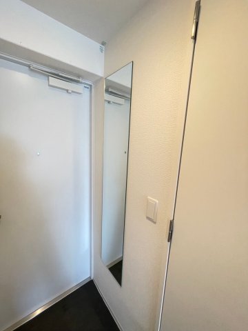 セレニテ新大阪ミラク弐番館の玄関写真