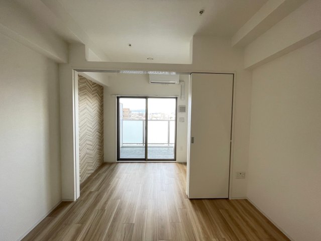 セレニテ新大阪ミラク弐番館の居間写真