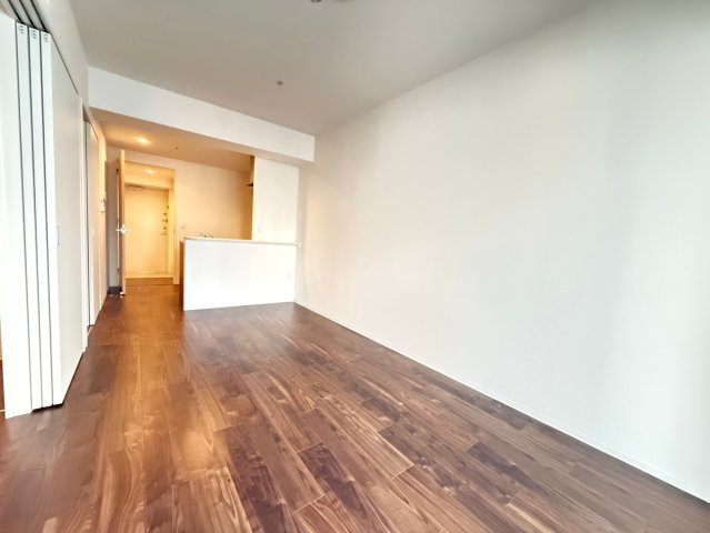 セレニテフラン本町の居間写真