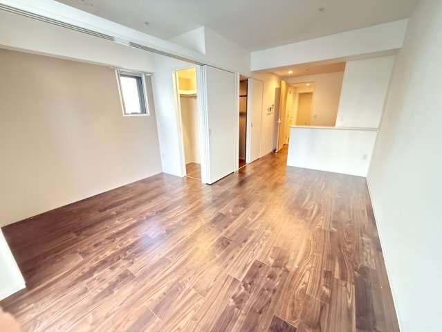 セレニテフラン本町の居間写真
