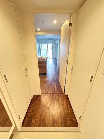 セレニテフラン本町の玄関写真
