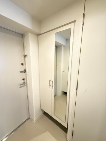 セレニテフラン本町の玄関写真