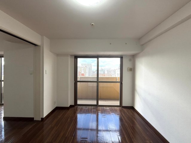フォレステージュ北堀江の居間写真
