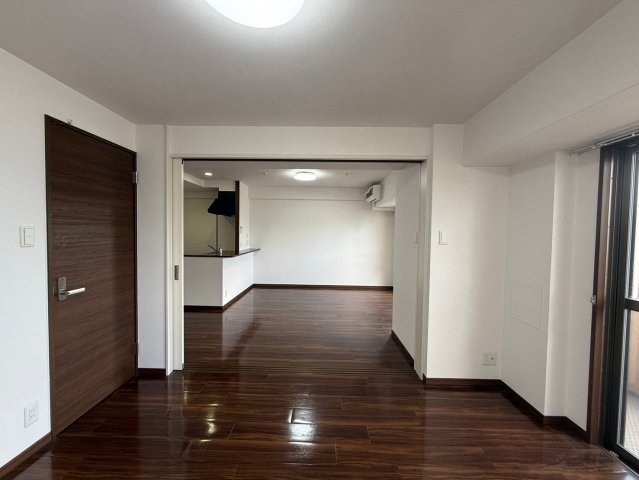 フォレステージュ北堀江の居間写真