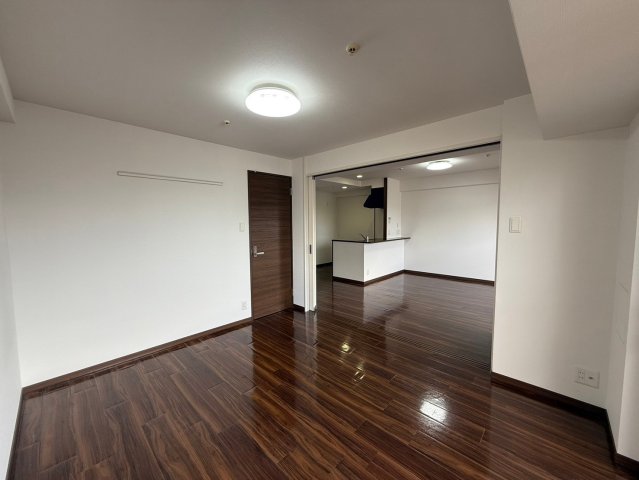 フォレステージュ北堀江の居間写真