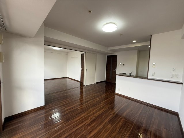 フォレステージュ北堀江の居間写真