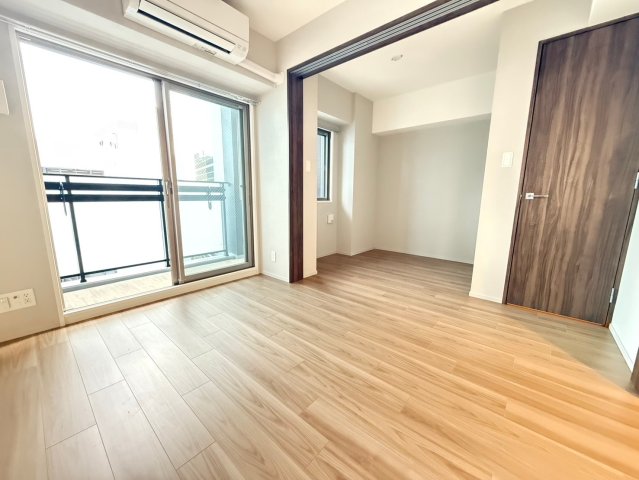 ライフフィールドなにわ本町RUELLEの居間写真