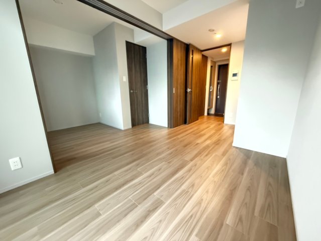 ライフフィールドなにわ本町RUELLEの居間写真
