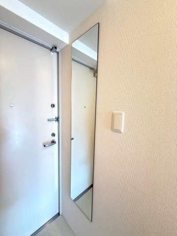セレニテ夕陽丘ESTの玄関写真