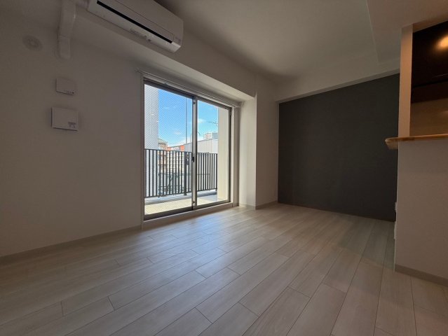 アーバネックス南森町EASTの居間写真