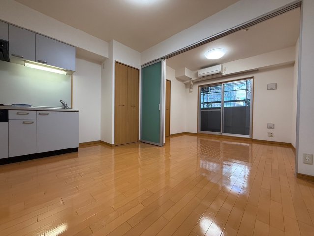 ONE ROOF FLAT FUKUSHIMAの居間写真