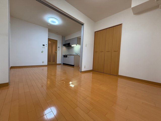 ONE ROOF FLAT FUKUSHIMAの居間写真