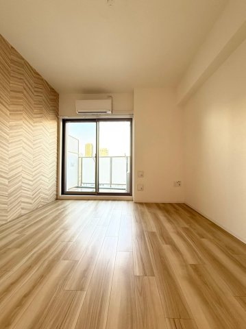 セレニテ堺筋本町リアンの居間写真