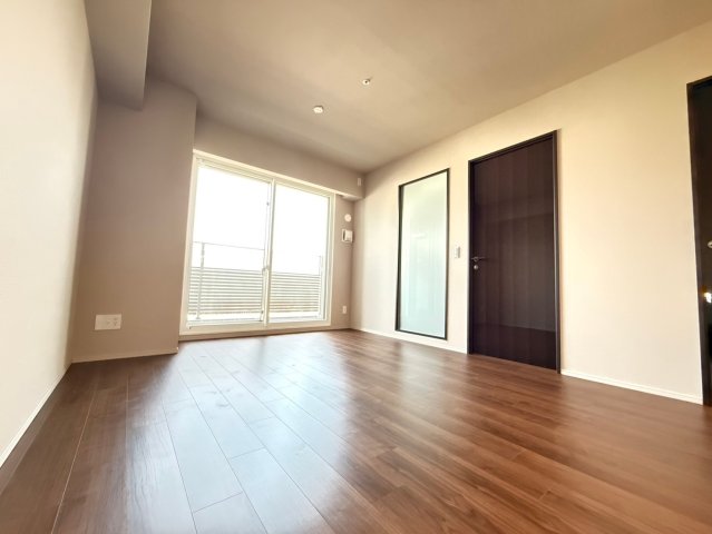 ローレルタワー堺筋本町の居間写真