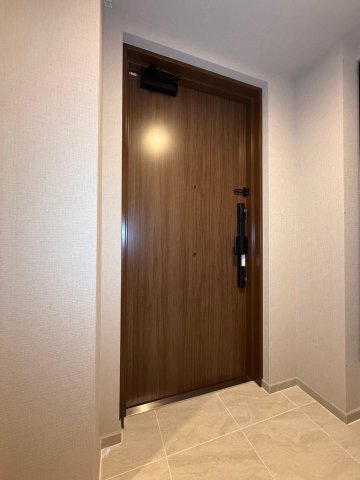 ローレルタワー堺筋本町の玄関写真
