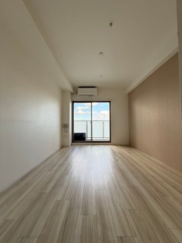 セレニテ東三国ミラクの居間写真