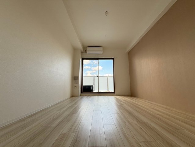 セレニテ東三国ミラクの居間写真