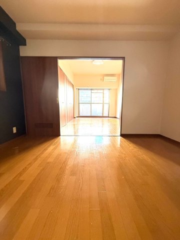 セントアミール南久宝寺の居間写真