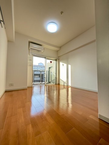 アーバンフラッツ難波東の居間写真