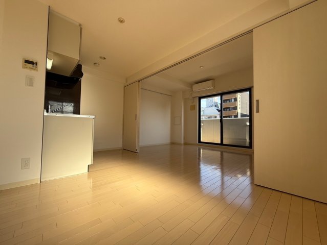KDXレジデンス難波南の居間写真