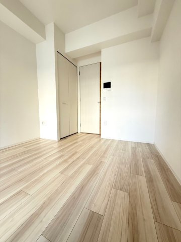 セレニテ難波グランデノールの居間写真