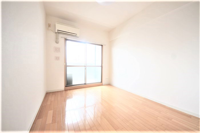 エスリード野田阪神駅前の居間写真