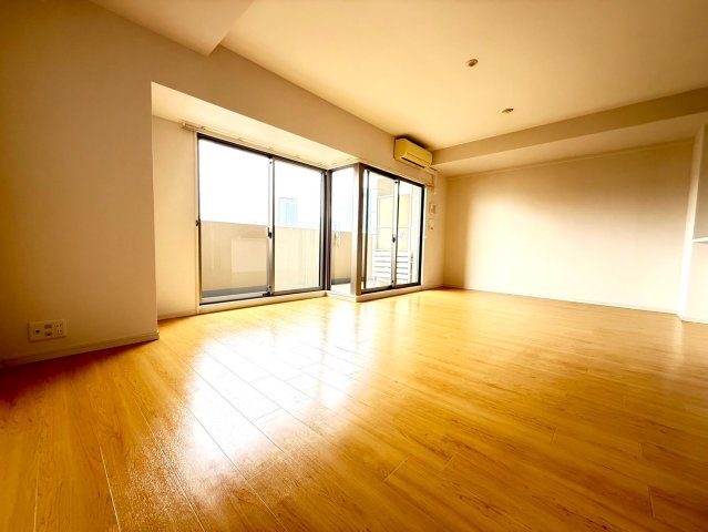 グレンパーク梅田北の居間写真