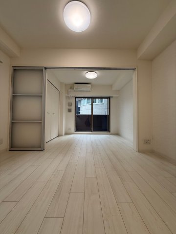 La Douceur梅田Eastの居間写真