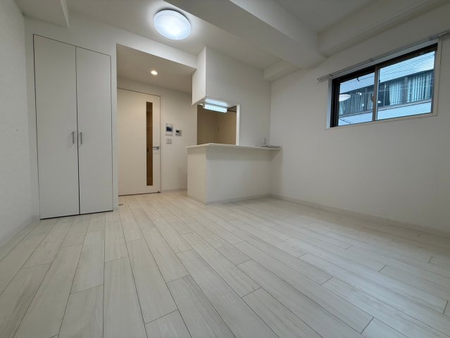 La Douceur梅田Eastの居間写真