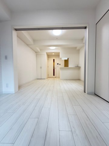 La Douceur梅田Eastの居間写真