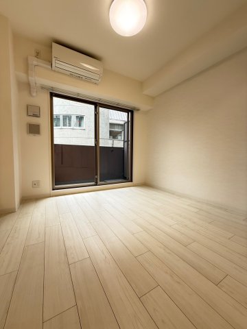La Douceur梅田Eastの居間写真