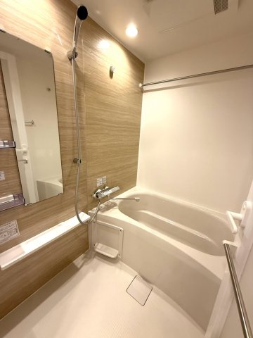 コンフォリア・リヴ本町WEST Qの風呂写真