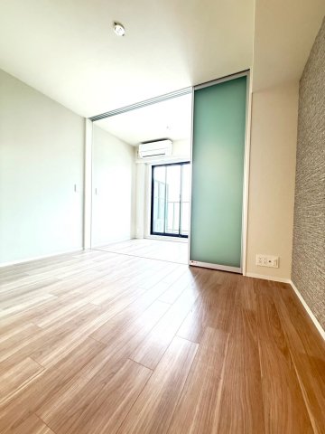 コンフォリア・リヴ本町WEST Qの居間写真