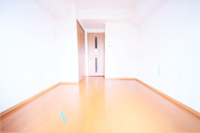 ジュネーゼグラン京町堀の居間写真