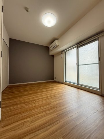 グラマシー心斎橋東の居間写真