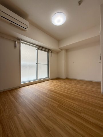 グラマシー心斎橋東の居間写真