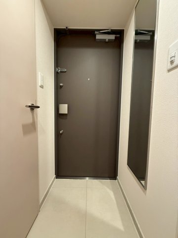 Dimus北浜の玄関写真