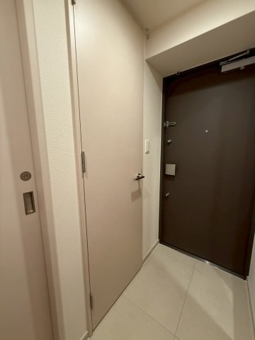 Dimus北浜の玄関写真