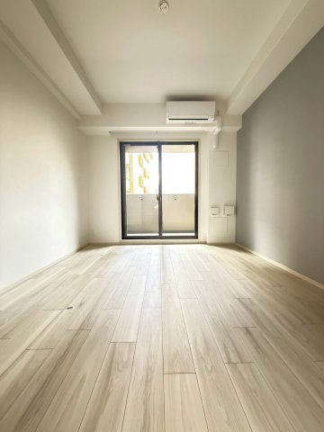 スプランディッド難波IIIの居間写真