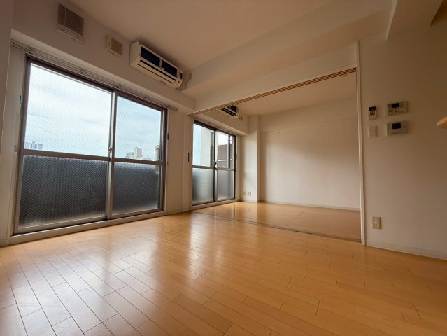レシェンテ西梅田の居間写真