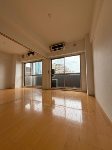 レシェンテ西梅田の居間写真