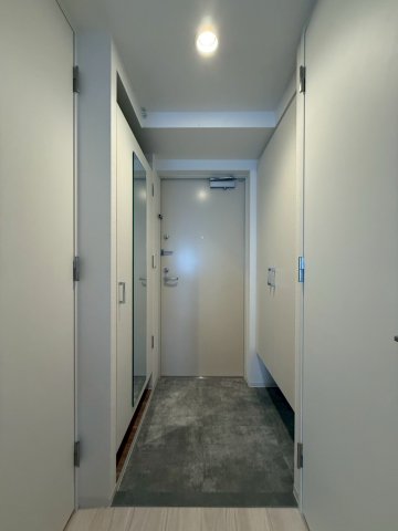 セレニテ新大阪グランデ ミリューの玄関写真